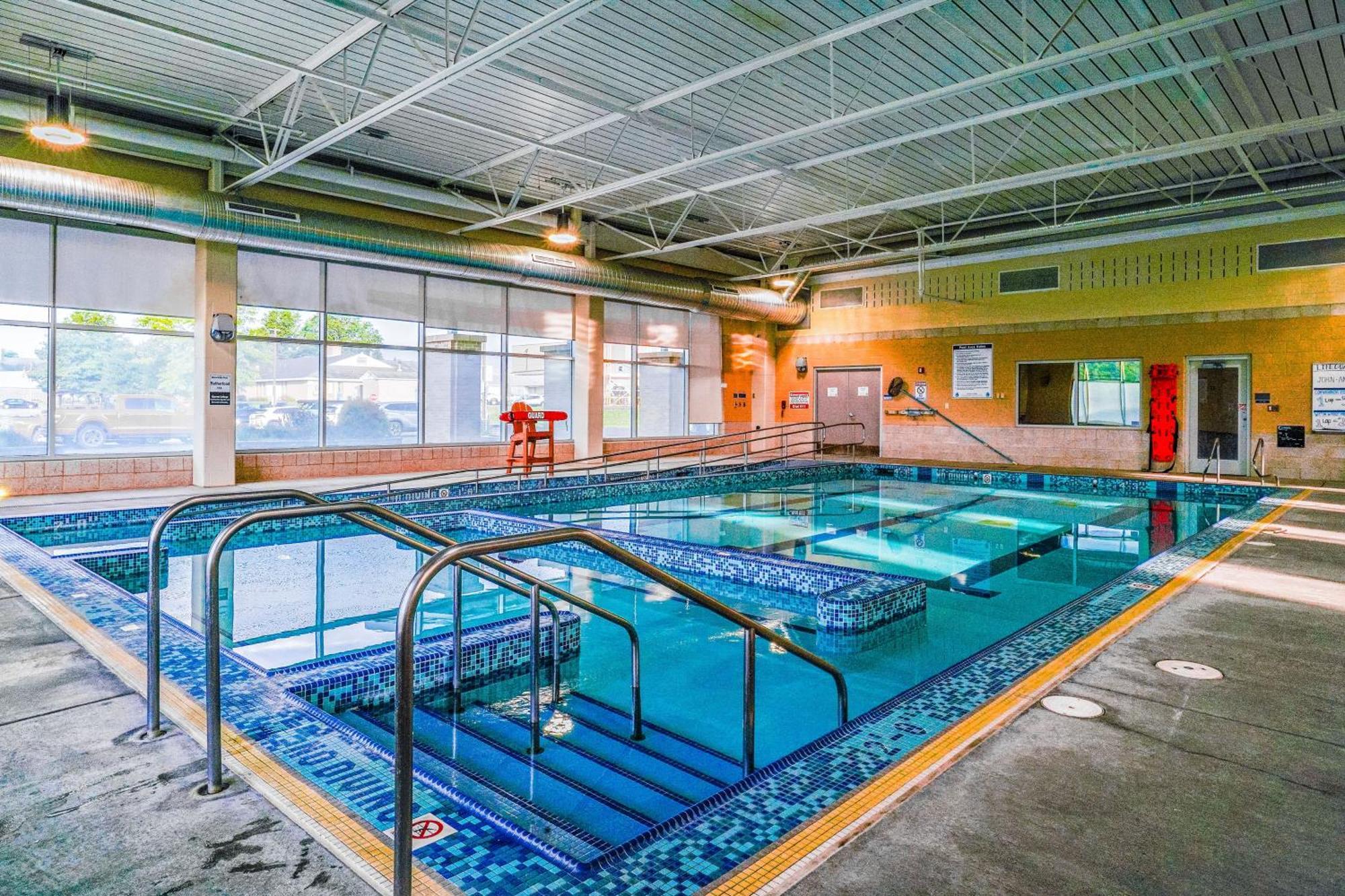 Thayerville Jeffrey Lane Condos חדר תמונה