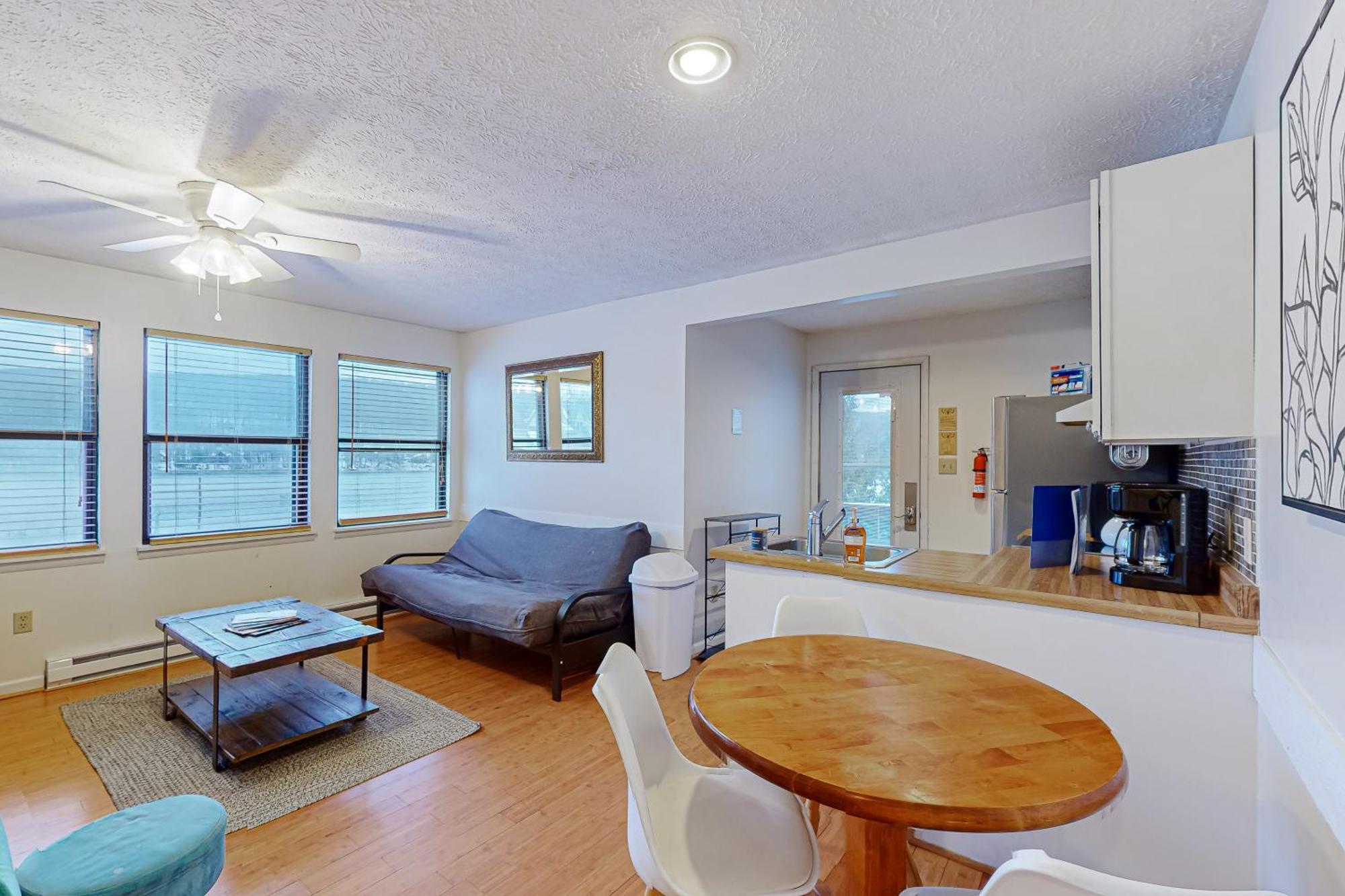 Thayerville Jeffrey Lane Condos מראה חיצוני תמונה